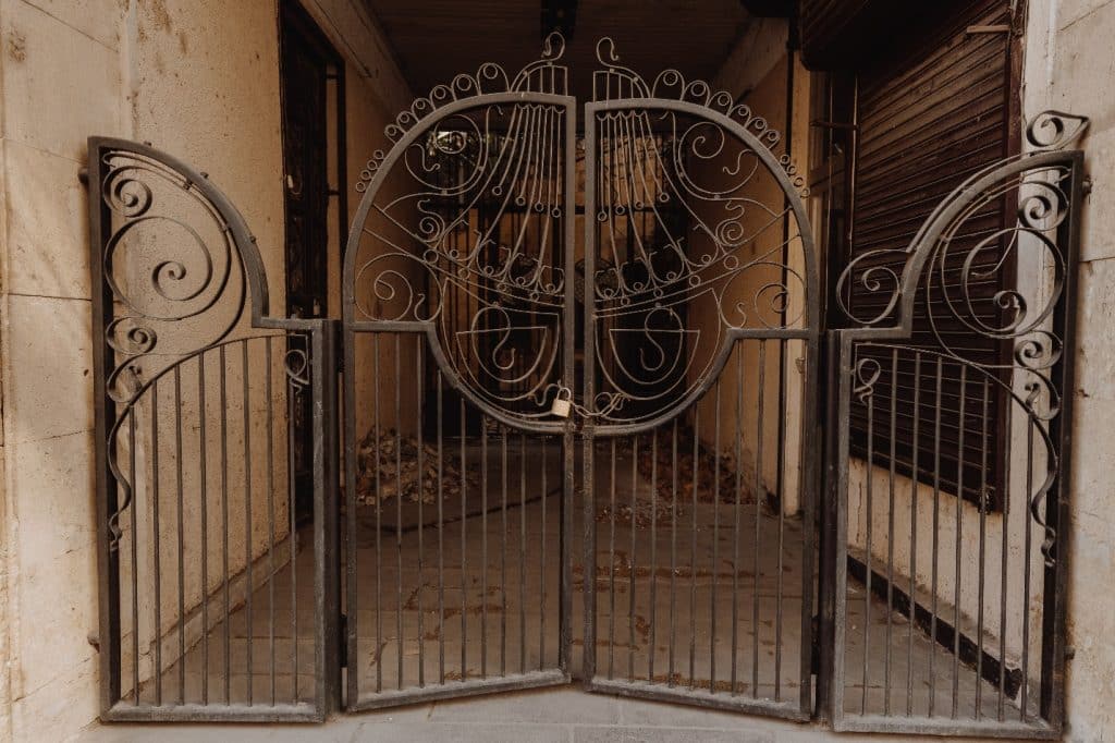 Read more about the article Gate Styles Around the World: Inspiration from Different Cultures