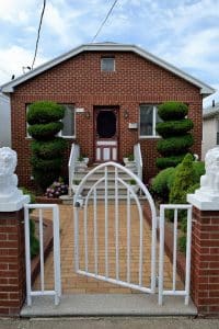 Read more about the article Gate Installation on a Budget: Tips and Tricks for Saving Money