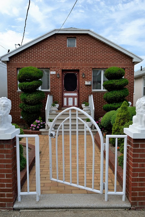 You are currently viewing Gate Materials: Which One Is Right for You?