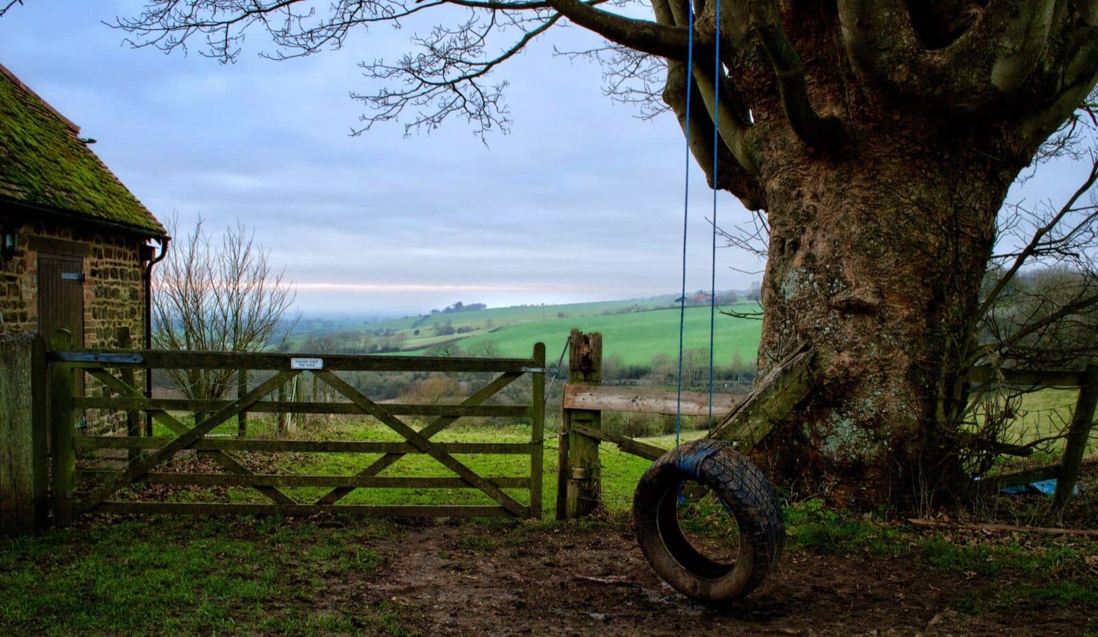 You are currently viewing The Art of Custom Gate Design: Personalizing Your Property’s Entrance